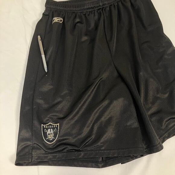 Oakland Las Vegas Raiders Practice Shorts Black Size L VINTAGE Embroidered Logo - Picture 8 of 10